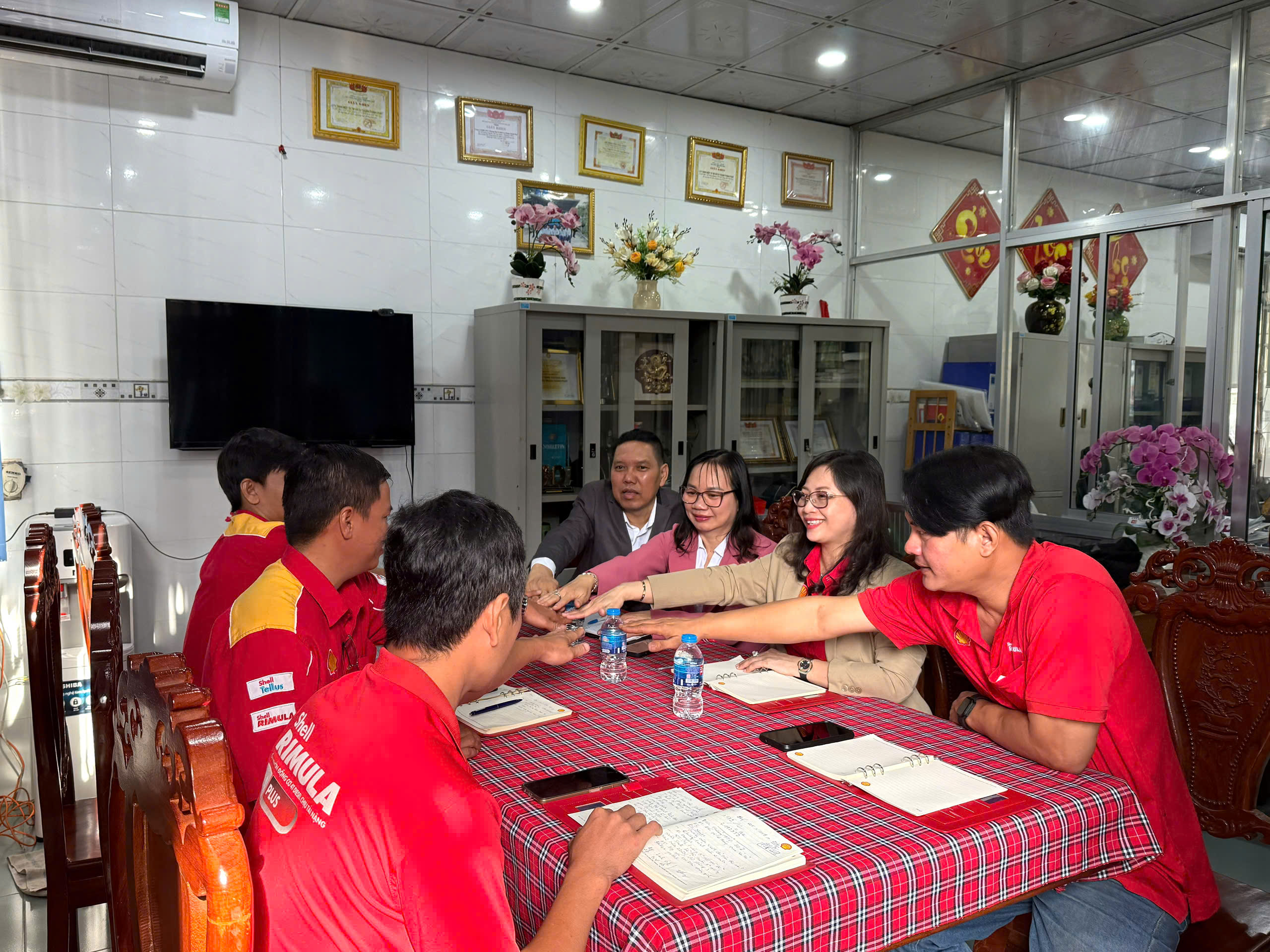Họp kinh doanh